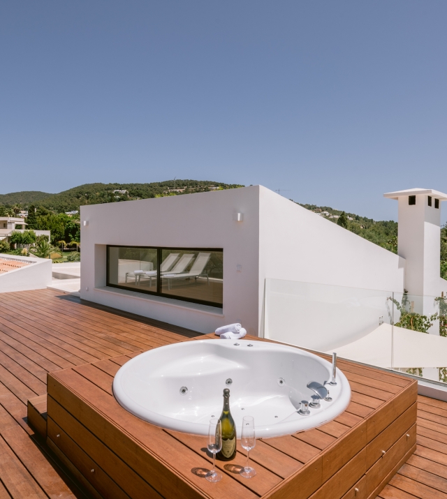 Resa Estates Ibiza te koop for sale huis villa Jesus roof terrace.jpg